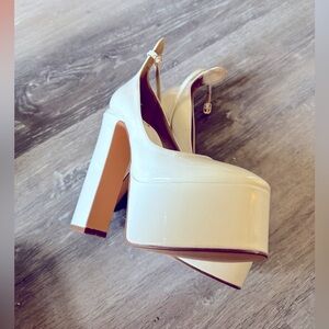 Platform doll heel